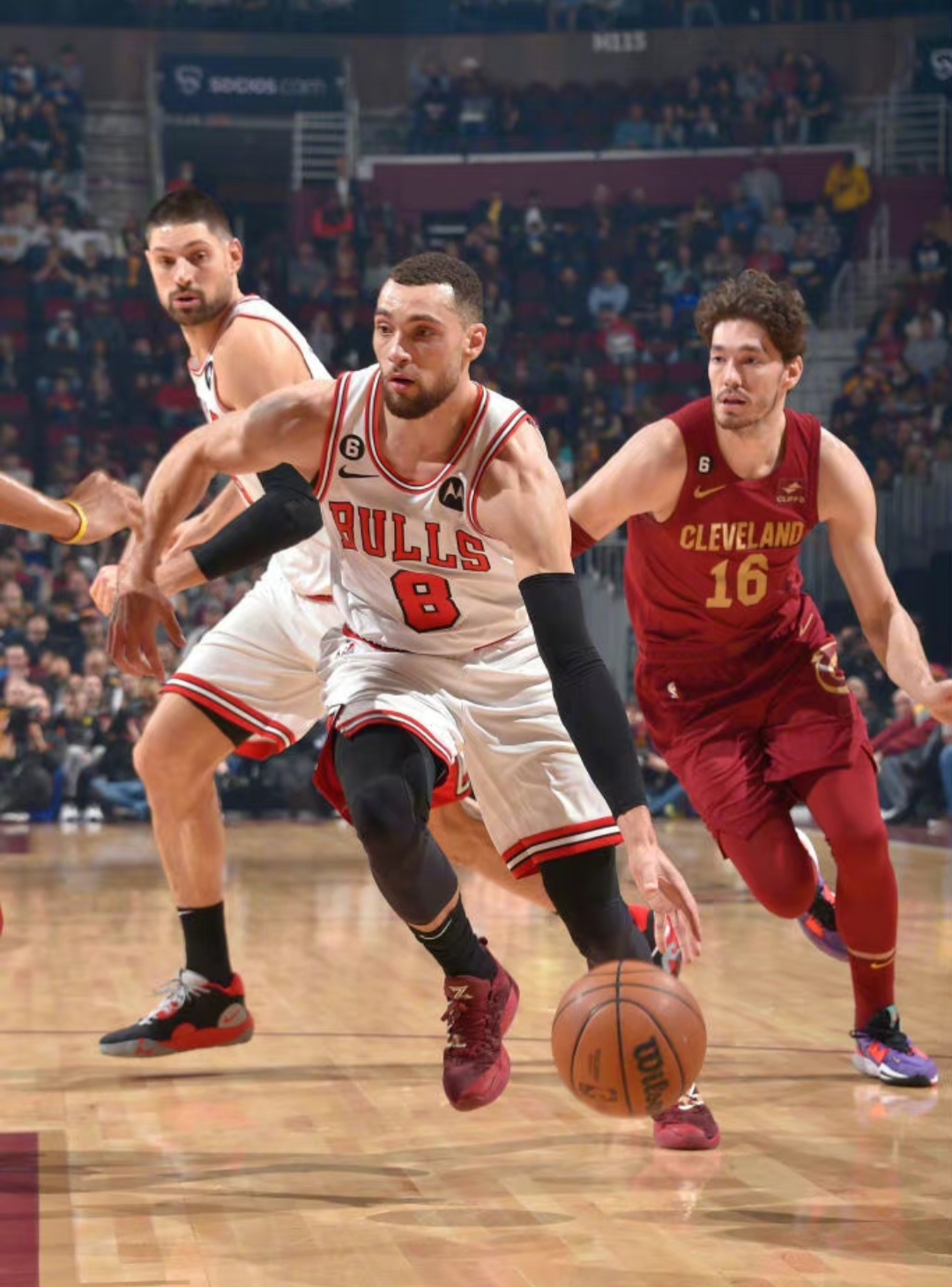 九游手游下载包含SKT带队取胜！，詹姆斯重要时刻险胜全场沸腾不已的词条