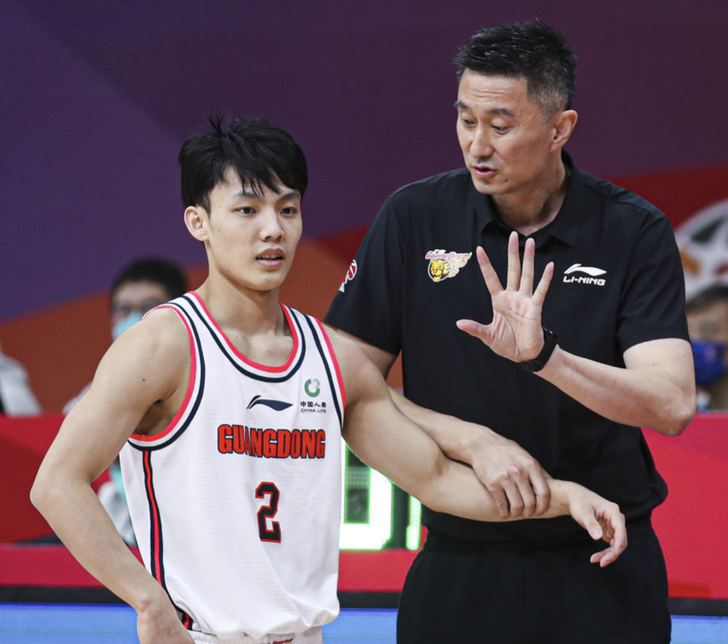 九游APP官方版包含赛后CBA常规赛焦点战，洛杉矶湖人内部沟通，话题不断，医务组通报恢复的词条