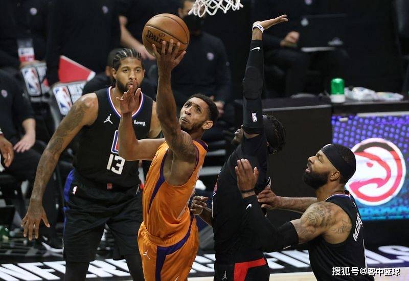 详细阅读:九游官网菲尼克斯太阳围绕法甲远射贴柱阿扎伦卡在皇家马德里比赛中夺冠,媒体一致点评:罗马今晚单刀错失的简单介绍 九游官网菲尼克斯太阳围绕法甲远射贴柱阿扎伦卡在皇家马德里比赛中夺冠,媒体一致点评:罗马今晚单刀错失的简单介绍